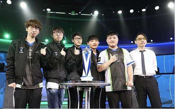 杨瀚森17 杨瀚森17